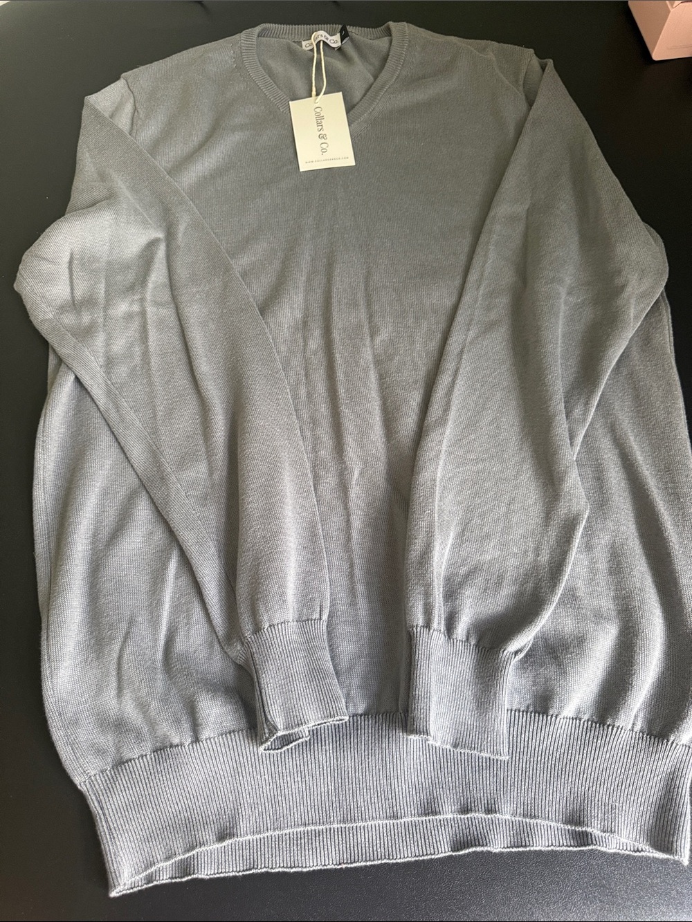 Collars & Co Men’s V-Neck Sweater in Light Gray
